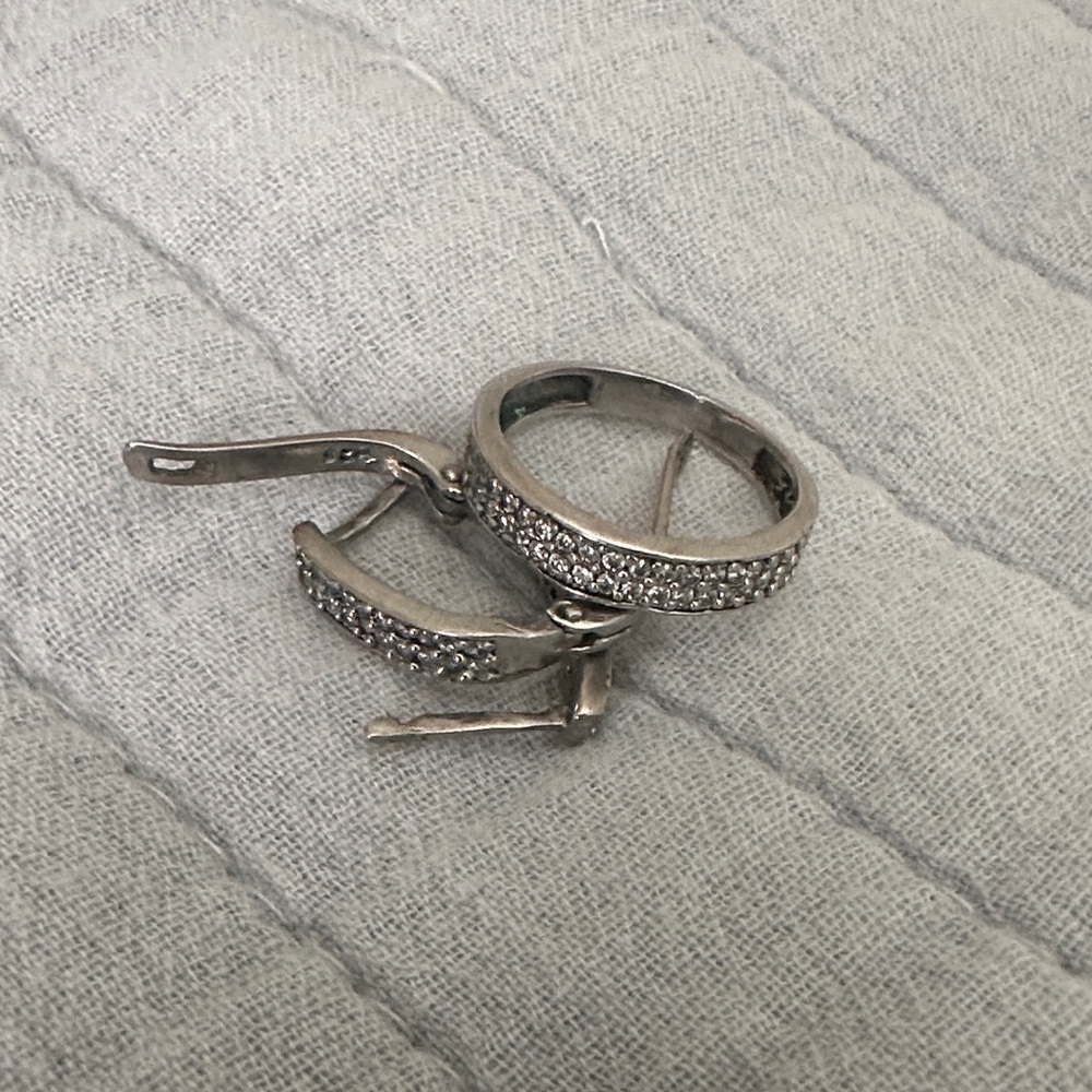 Elegant Silver Hoop Earrings and ring size 5.5